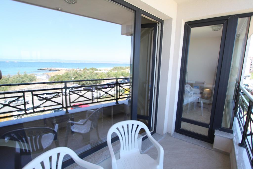 Golden Sea View Apartments Ahyolu Dış mekan fotoğraf