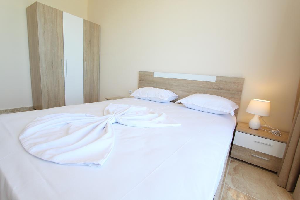 Golden Sea View Apartments Ahyolu Dış mekan fotoğraf