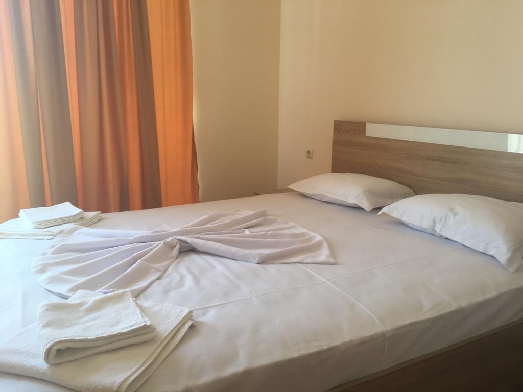Golden Sea View Apartments Ahyolu Dış mekan fotoğraf